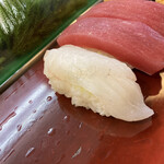 Sushi Moto - ⒈赤身 ⒉赤身 ⒊ヒラメ