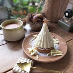 森森舎 - クリスマスツリーのホワイトチョコタルトとチャイ