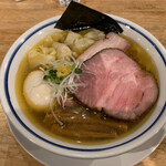 手打式超多加水麺 ののくら - 煮玉子 ワンタン 中華そば(塩)