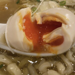 手打式超多加水麺 ののくら - 煮玉子 ワンタン 中華そば(塩) 煮玉子