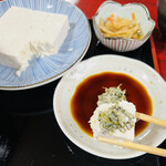 谷川天狗堂 - 三徳豆腐は毎日手作り。三徳山の湧き水を使用しています。自家製の山葵とお醤油でいただきます！