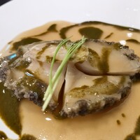 NOGI - 勇名物 蒸し鮑の二種ソース 蒸しパン添え