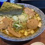つけ麺屋しずく - 裏メニュー淡麗豚中華そば 大盛り 890円♪ すっきり美味しいです^_^