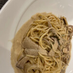 Patisserie ＆Restaurant Amour 原木中山店 - 期間限定のポルチーニソースのパスタ