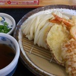 かの家 - 天ぷらざるうどん＠650円