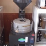 伯蕎庵 しばた - 電動石臼