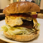 イーストヴィレッジ - ①：ベーコンエッグバーガー