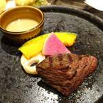 オールデイブッフェ コンパス - 函館大沼牛の石焼ステーキ　にんにくとリンゴの特製ソース（一人１食限定）