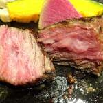 オールデイブッフェ コンパス - 函館大沼牛の石焼ステーキ　にんにくとリンゴの特製ソース