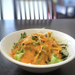 Yeti - ◆定番の人参ドレッシングのサラダ。キャベツ多めでお味は普通。