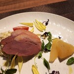 葡萄酒亭 伊庵 - 柔らかな鴨のスモークにはホクホクお芋のポテトサラダを添えて、数の子はプチプチ程よい塩気