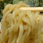 煮干し中華そば 一剣 - 縮れがまたいいね