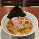 酒肴場 屯 - 津軽煮干し中華蕎麦（味玉入り）¥900