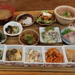 大衆海鮮居酒屋 あかし亭 - 魚群定食 1078円(税込)