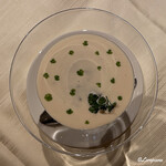 プチレストラン ブーケ・ド・フランス - 帆立貝柱に螺貝にコンソメジュレ､玉ねぎのブルーテ､菠薐草のカプチーノ仕立て