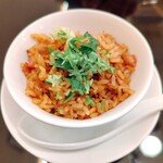 茗圃 - 干し海老　干し貝柱　しいたけ　チャーシューの出汁と旨味をまとった餅米の炒飯は最高の味でした(๑´ڡ`๑)香草が苦手と伝えてあったのでパクチー少なめにしてもらえました。