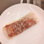 茗圃 - 北京ダックは巻かれた状態で出されます。