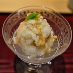 銀座 しのはら - 津居山の松葉カニと余市のあん肝。小さな丼にして。