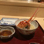 銀座 しのはら - 伊勢海老と虎河豚の鍋　チリ酢とともに