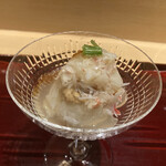 銀座 しのはら - 津居山松葉蟹と余市のあん肝のマイクロ丼　三つ葉を散らして