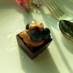 オリエンタルラウンジ - 蓋」をはずすと