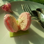 オリエンタルラウンジ - 桃太郎のようなマカロン