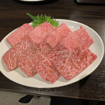 スタミナ焼肉 肉ですみだ - 特上ロース(手間)､特上カルビ(奥)