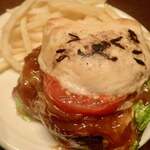 割烹 八幡家 - 「まきのねこバーガー（みやぎしろめ大豆のパテ）」市販のベジバーグのとはちがうけど、大豆の食感も風味もたのしめるひとさら