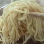 ○京 - もちっとした食感の中太ストレート麺