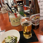 Sousaku Izakaya Yokubaru - キリンラガー・中瓶、お通し