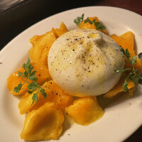 カルネジーオ イースト - 