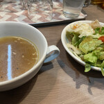 Minami Semba Nattsu Shokudou - Nat'sハンバーグ950円 スープとサラダ付き