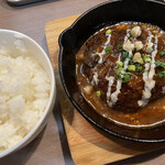 Minami Semba Nattsu Shokudou - Nat'sハンバーグ950円 ご飯お代わり出来ます。