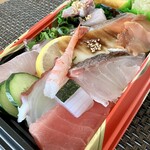 Meguro Isetake - 上海鮮ちらし980円