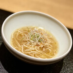 日本料理FUJI - ⓫ラーメン
      〜本日のすべての魚の出汁と天城軍鶏のあっさりとしたラーメン。