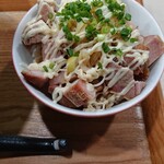 煮干しつけ麺 宮元 - 吊るし焼きチャーシュー丼350円