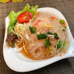 タイ料理ぺっぽい - めちゃ辛い春雨サラダ