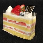 木立の菓子工房 れぜる - 苺のショートケーキ486円