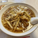 鎌倉赤坂飯店 - 細切り豚肉と四川漬け入りそば