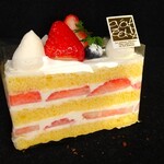 木立の菓子工房 れぜる - 苺のショートケーキ486円