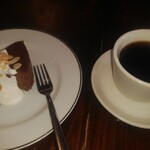月のひなた - ホットコーヒー  チョコレートケーキ