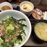 海鮮丼 日の出 - 