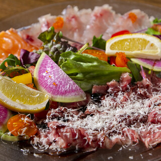 We are particular about our purchasing! Enjoy the flavor of meat and fish♪