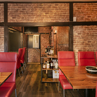 モダンな店内は、お一人様も団体様も歓迎です◎