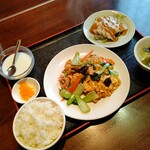 台湾料理 味源 - 豚肉と玉子と野菜炒めランチ