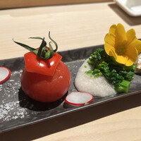 鮨 そら - 静岡彩トマト・香川県産菜の花、山芋出汁割り