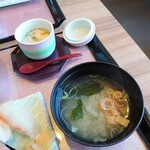 Tomizushi Kasugatei - 茶碗蒸しとお味噌汁