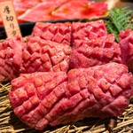 精肉卸問屋直営焼肉店 肉匠牛次郎 - 