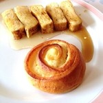 ホテルオークラ神戸 - 朝食　奥フレンチトースト 部屋食