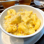 タップハウスヒゲブルーイング - ＊マカロニチーズ（¥528）
（Mac-N-Cheese）